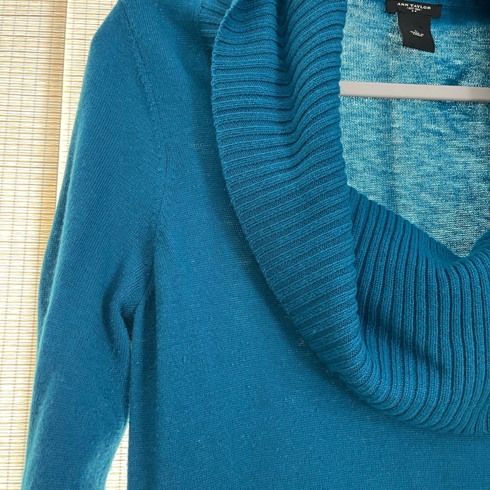 Women’s Ann Taylor sweater. Teal. Size large. - Picture 2 of 6